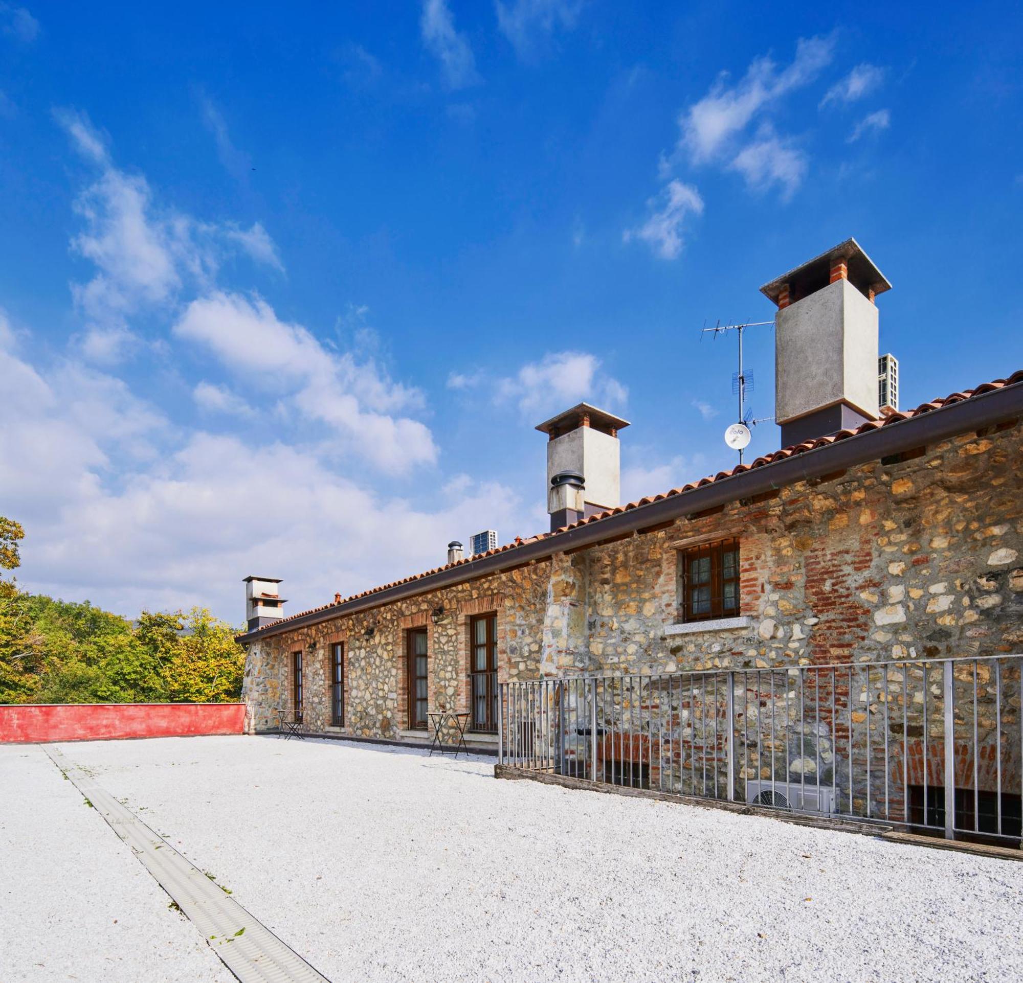 Agriturismo Cascina Mirandola Como Bagian luar foto